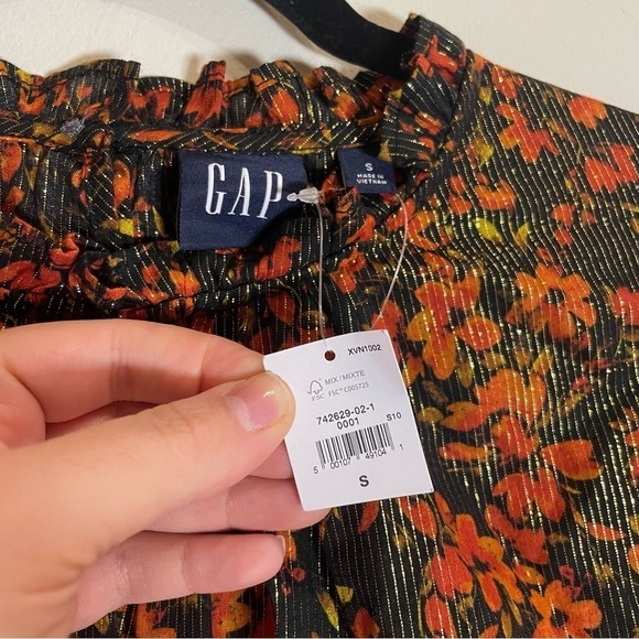 GAP NWT Ruffle Shirt Metallic Cornucopia Red & Black Floral Small - Picture 7 of 9